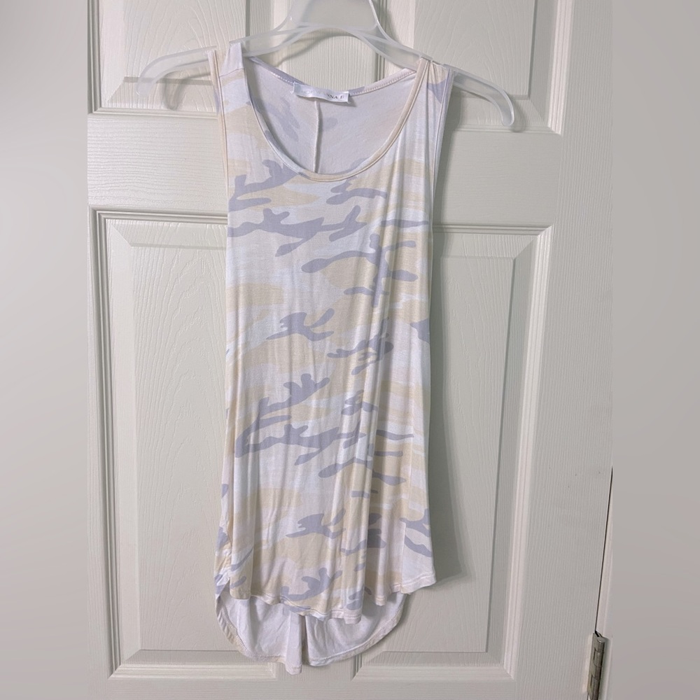 Camo tank